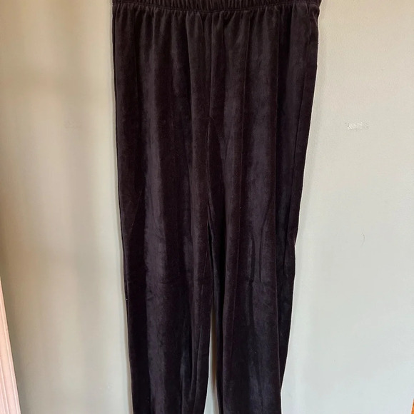 Woman's Gap Body Size S Black Velour Jogger NWOT - Picture 2 of 7